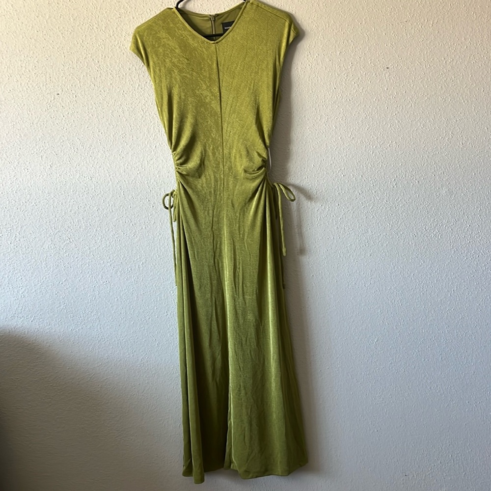 Green cut out midi dress by Donna Morgan, new with tags, size 4
